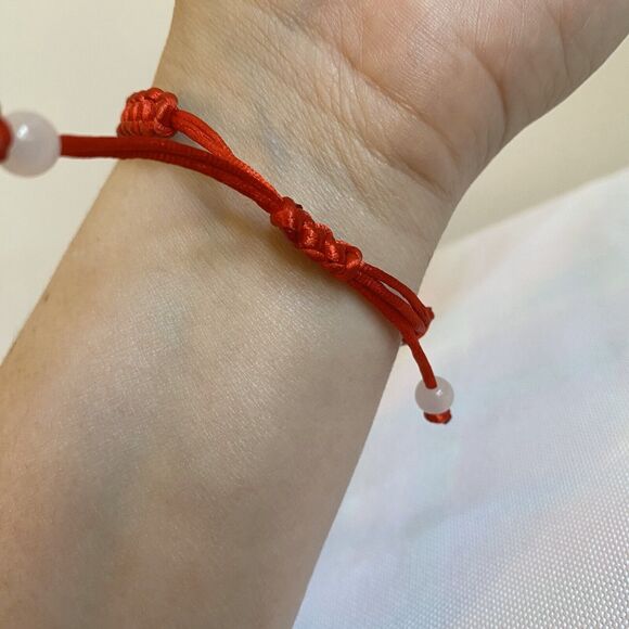 Adjustable Red Cord Good Luck Fish Bracelet, Carved Fish Beads, Feng Shui Charm - Picture 3 of 8